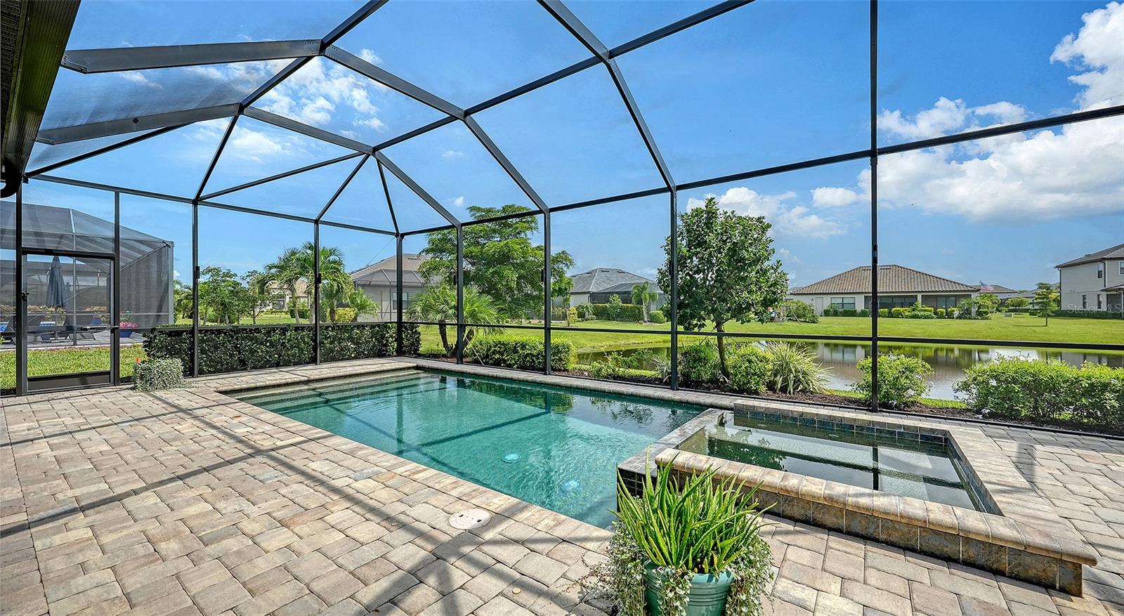 4915 SPARKLING SEA LN — photo 2