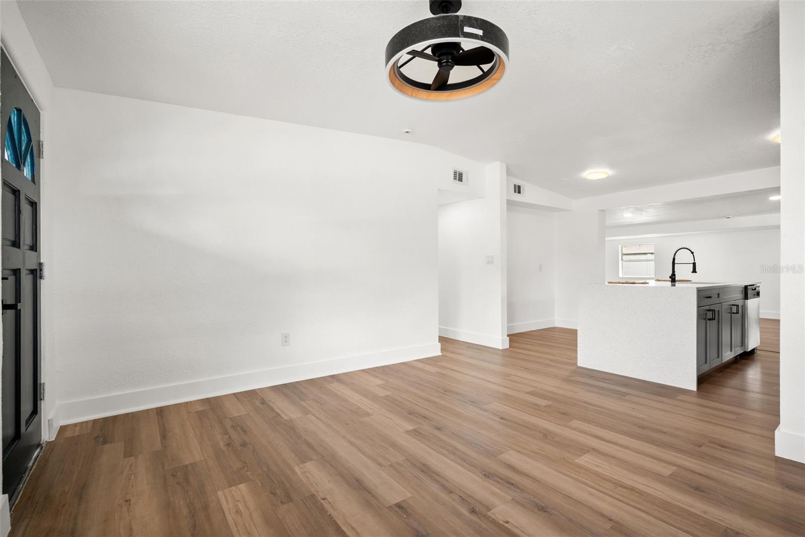 9596 GROVELAND ST — photo 21