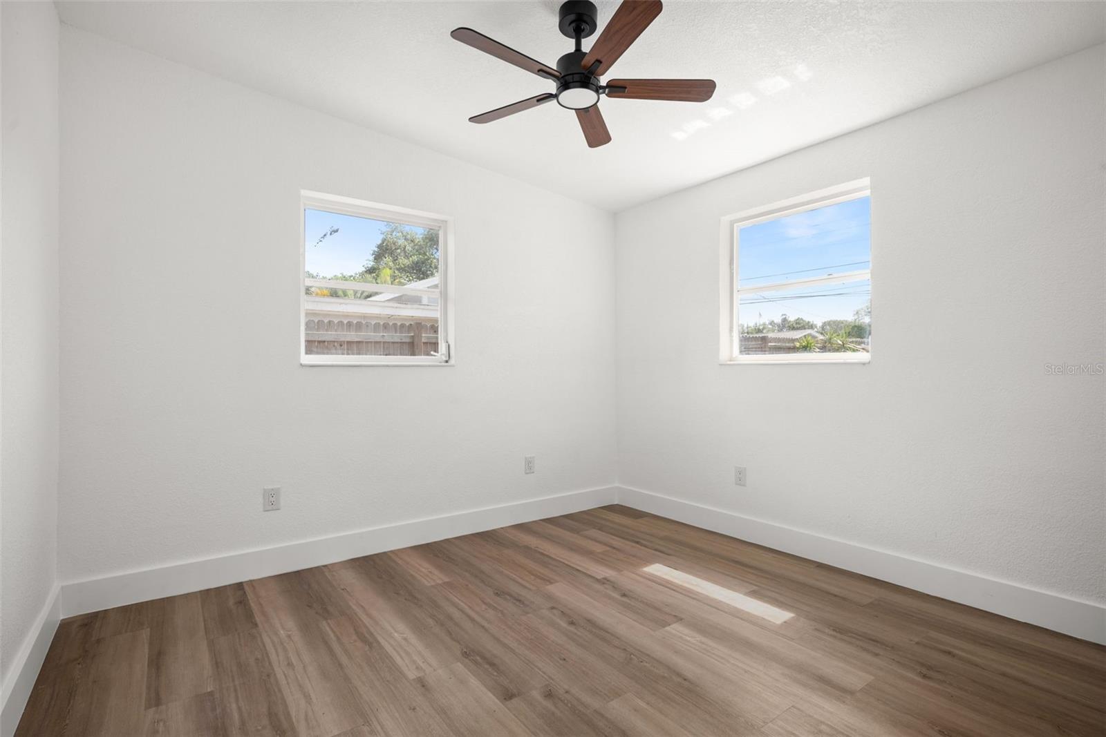 9596 GROVELAND ST — photo 12