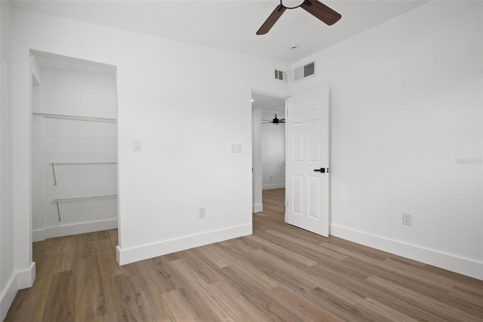9596 GROVELAND ST — photo 7