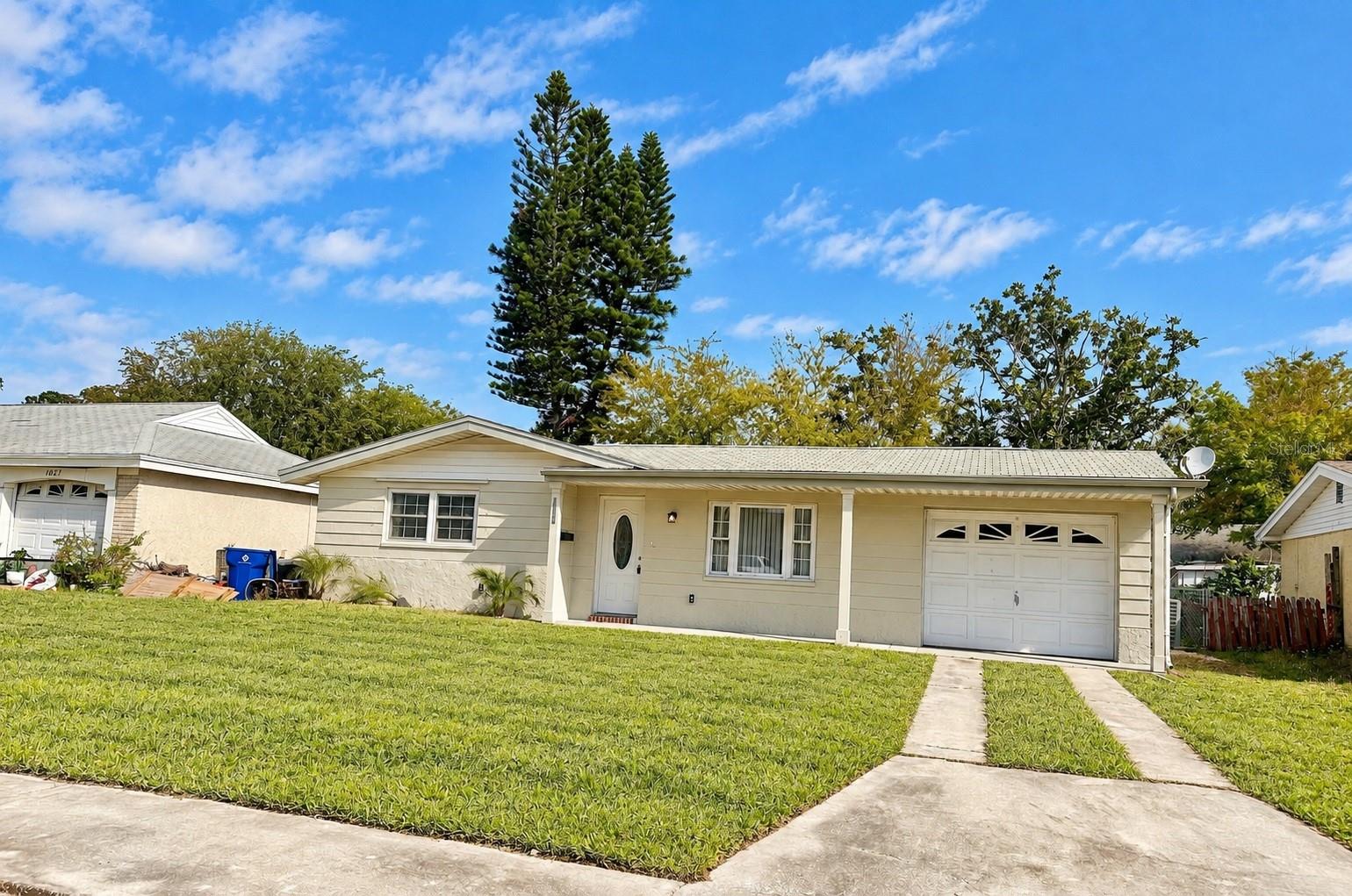 4033 NEWCASTLE DR — photo 2