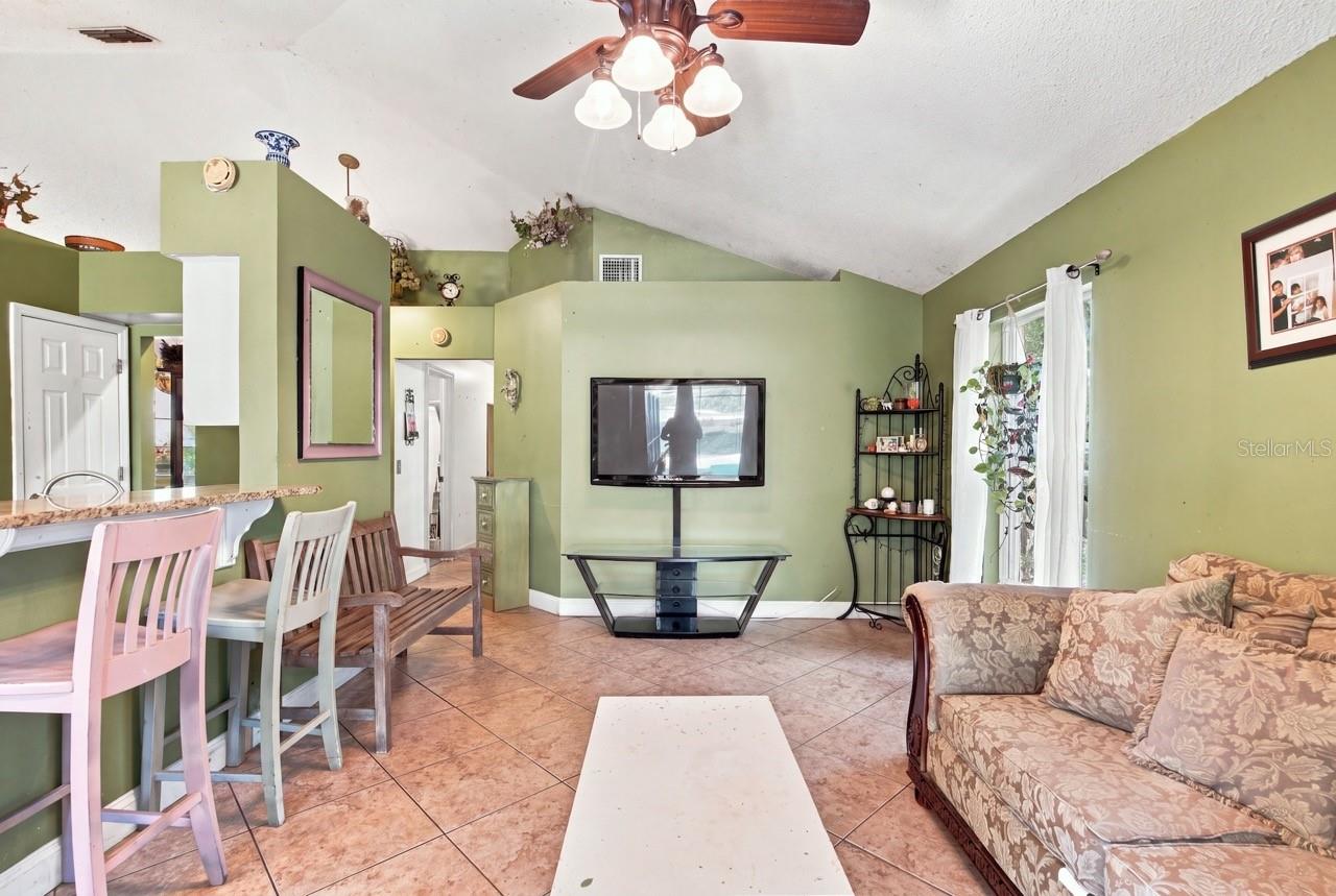 207 LIMONA RD — photo 12