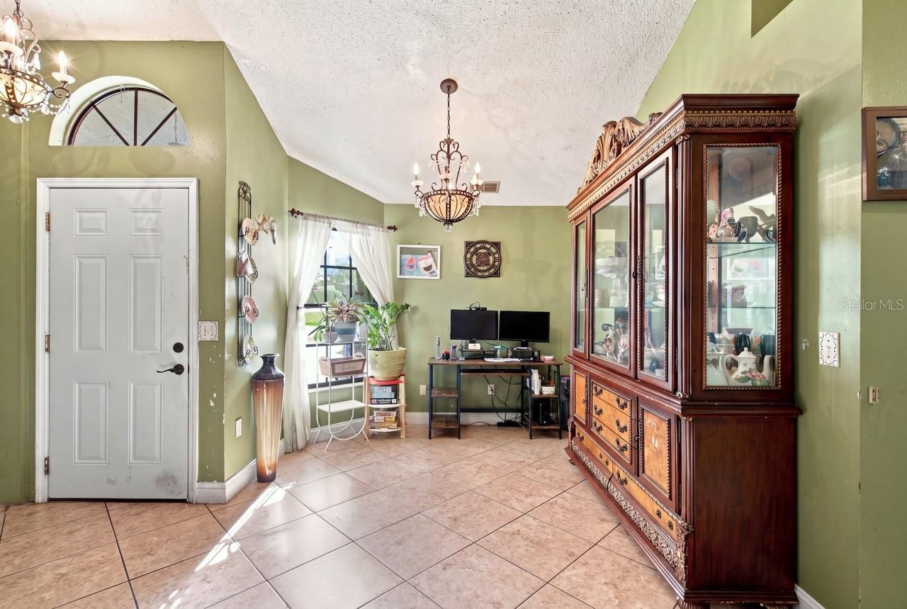 207 LIMONA RD — photo 8