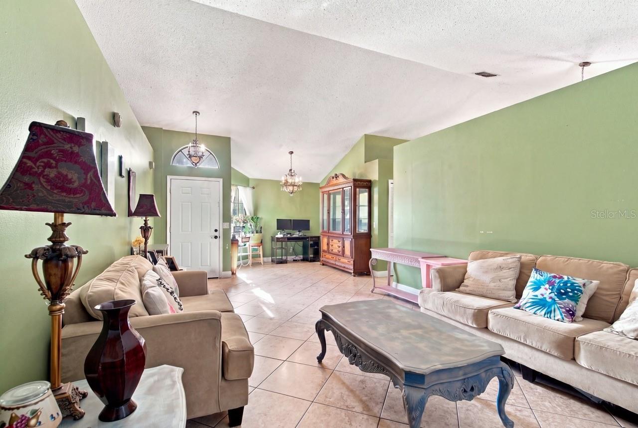 207 LIMONA RD — photo 10