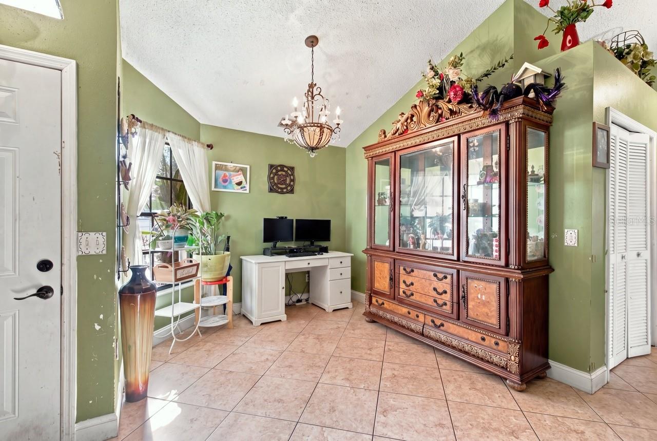 207 LIMONA RD — photo 11