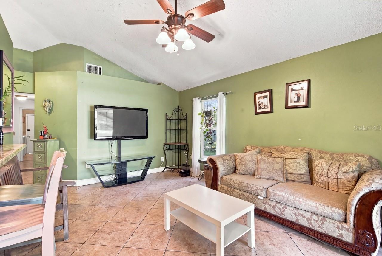 207 LIMONA RD — photo 16