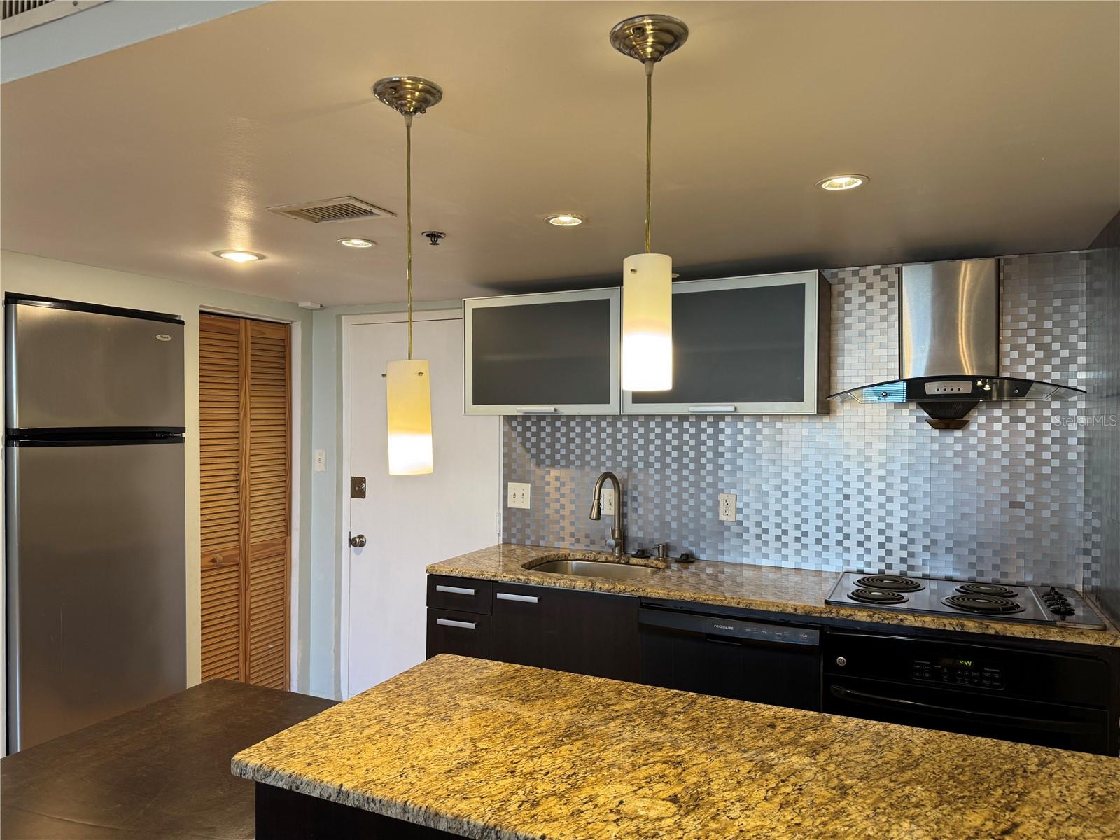 701 S MADISON AVE #312 — photo 4