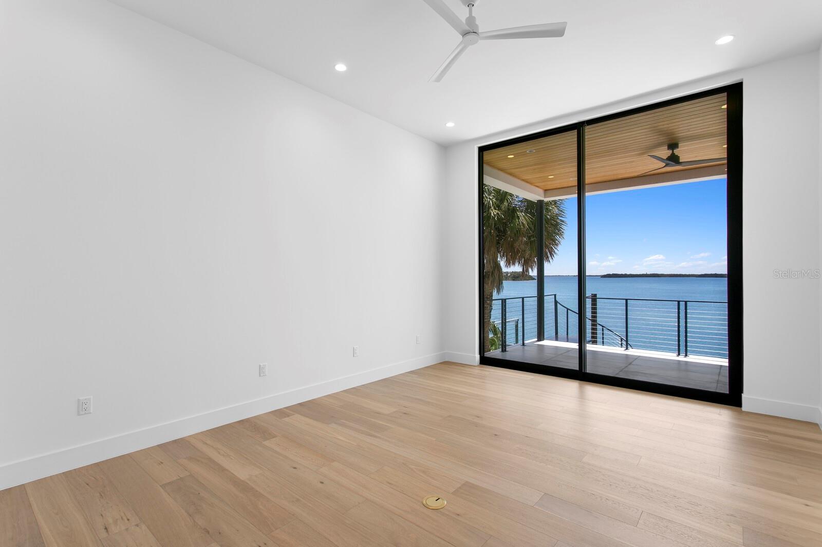 114 SANDS POINT DR — photo 27