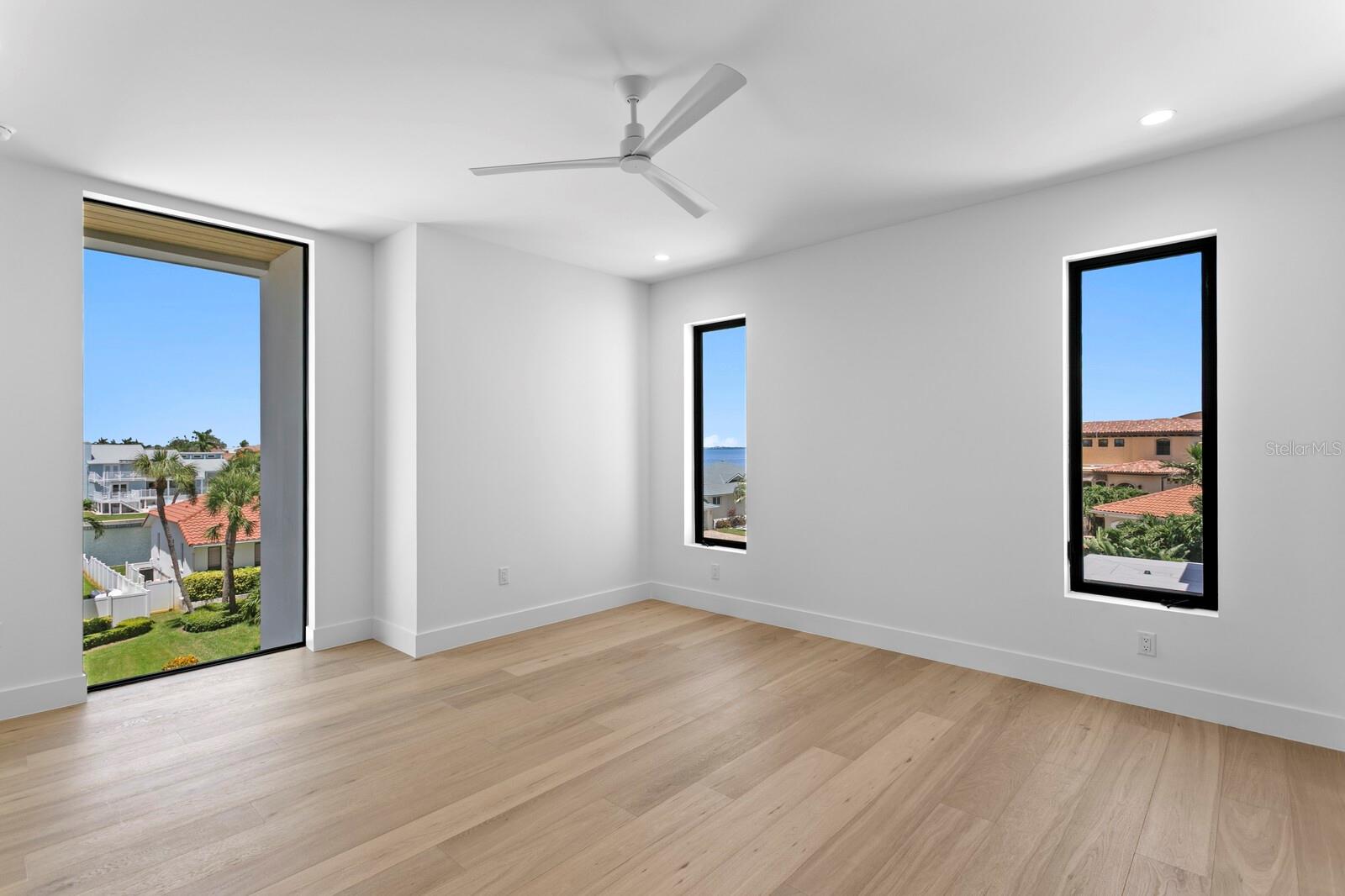 114 SANDS POINT DR — photo 48