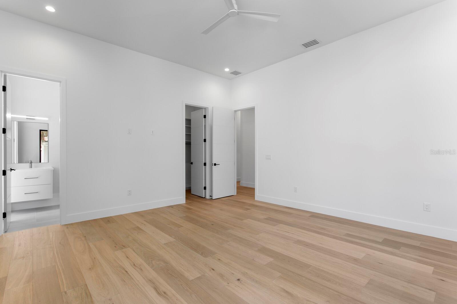 114 SANDS POINT DR — photo 30