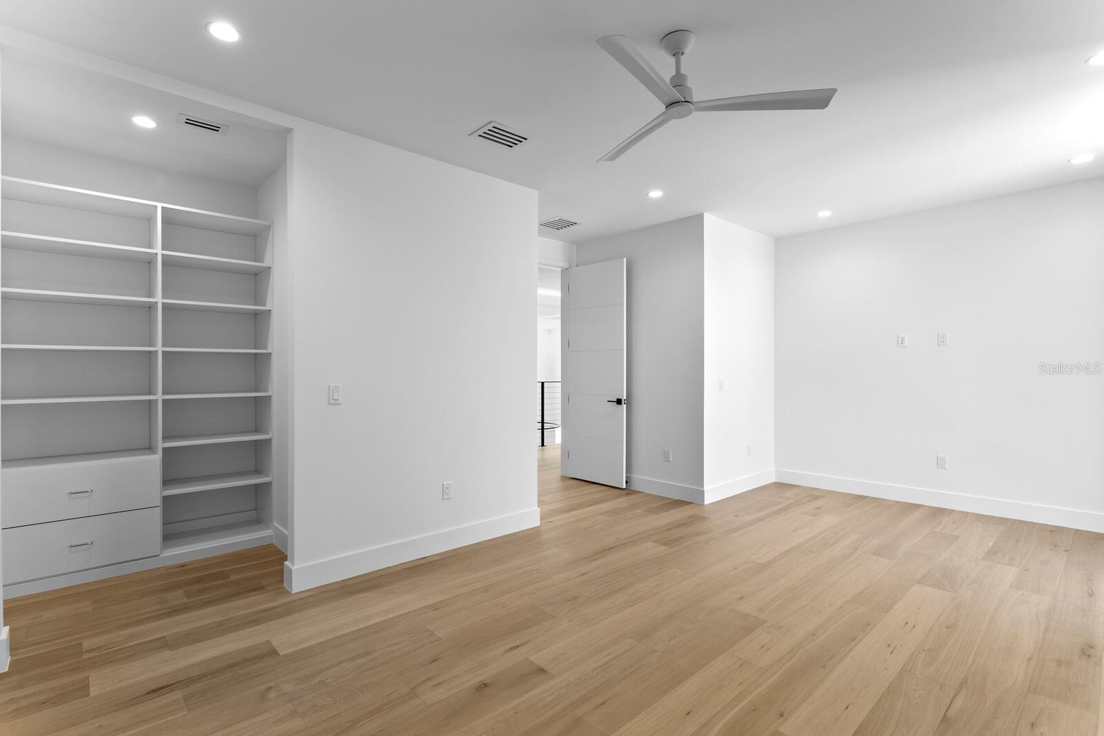 114 SANDS POINT DR — photo 46