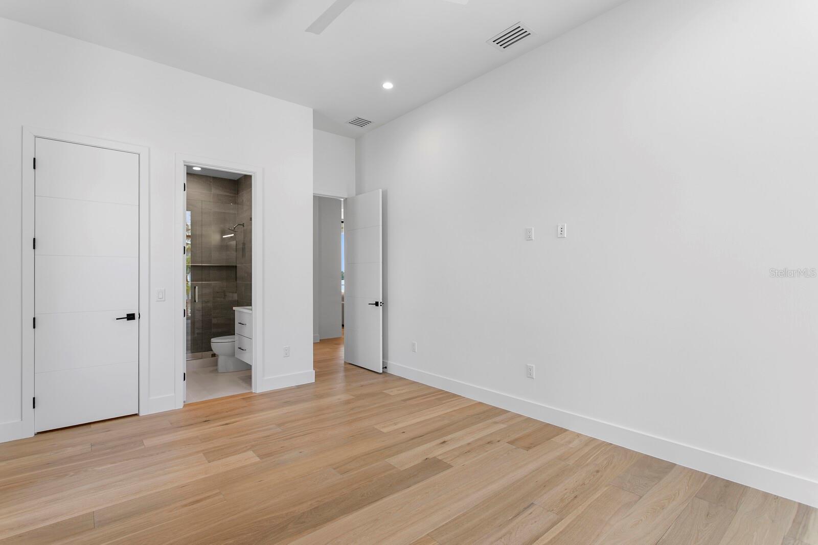 114 SANDS POINT DR — photo 25