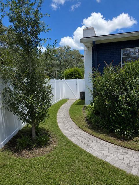 11710 NORTH DR — photo 21
