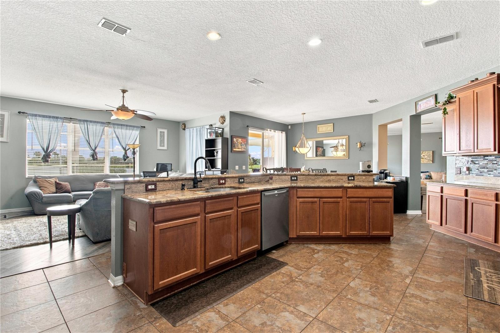 5321 SANDY SHELL DR — photo 8