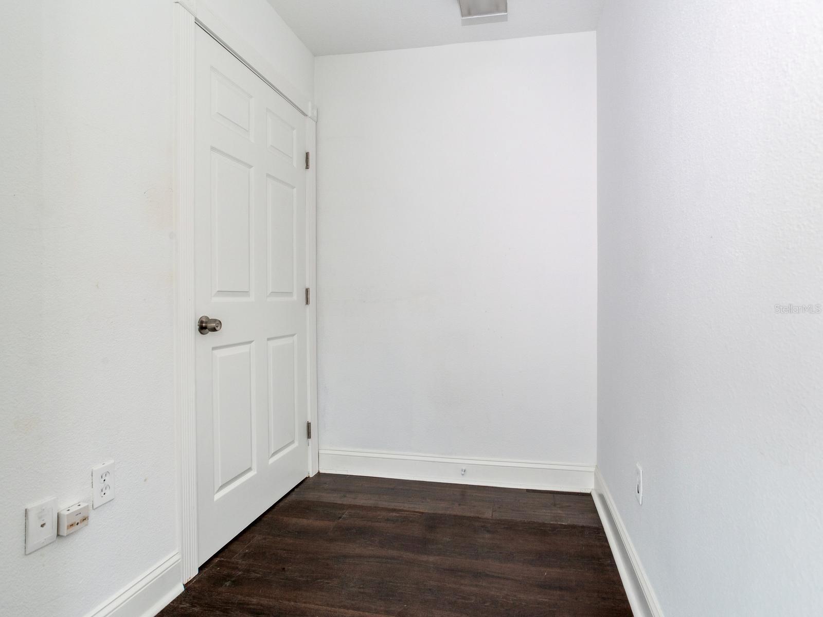 3710 W AZEELE ST — photo 24