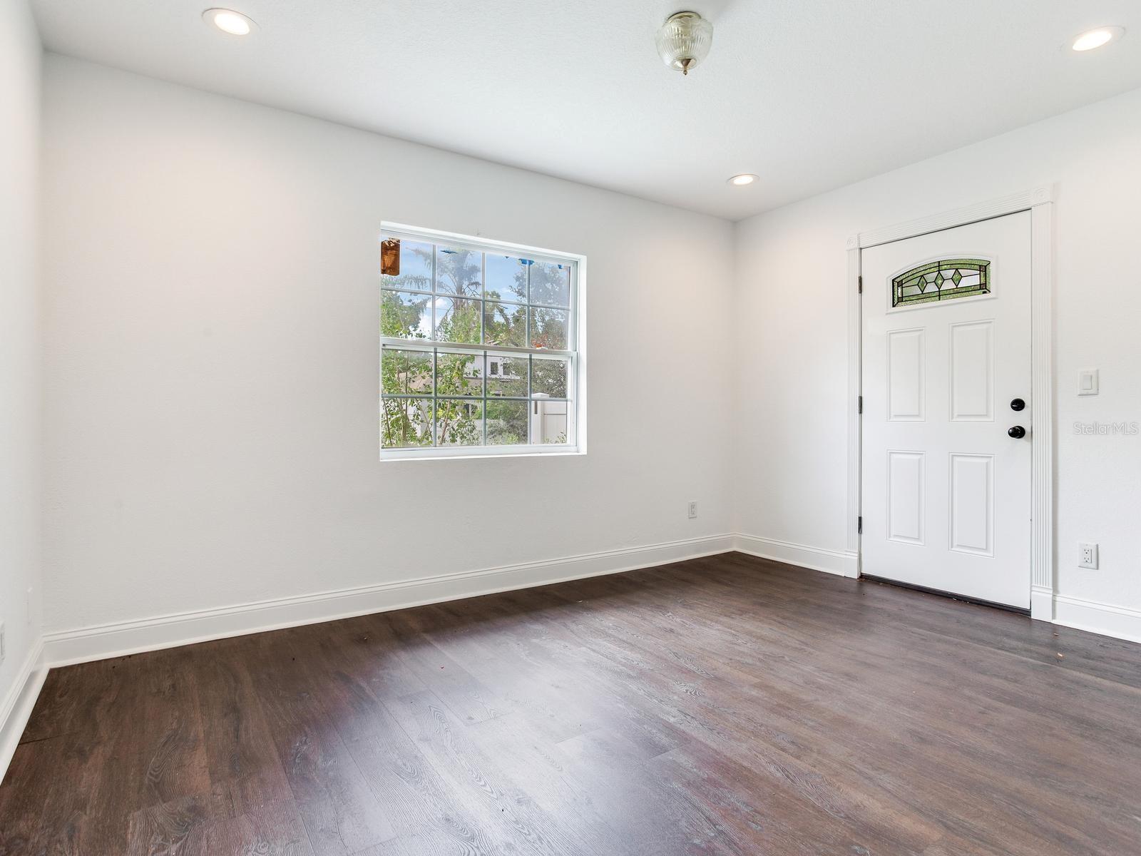 3710 W AZEELE ST — photo 14
