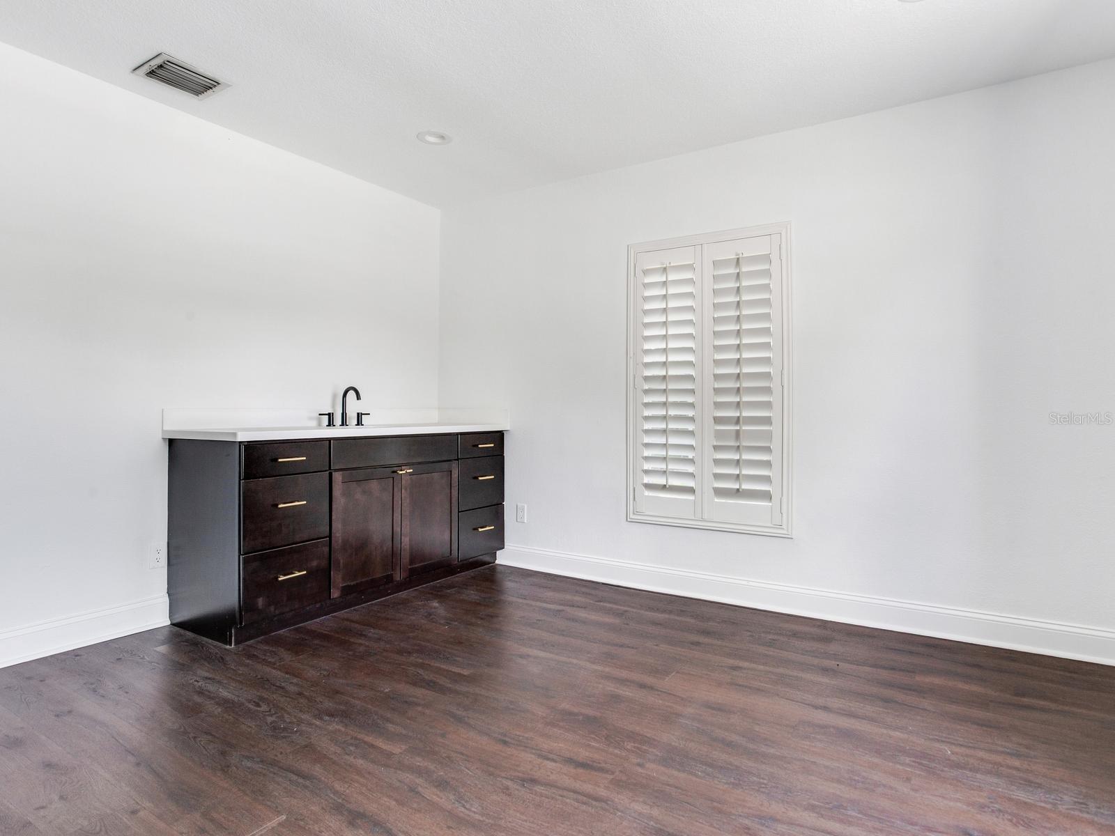 3710 W AZEELE ST — photo 21