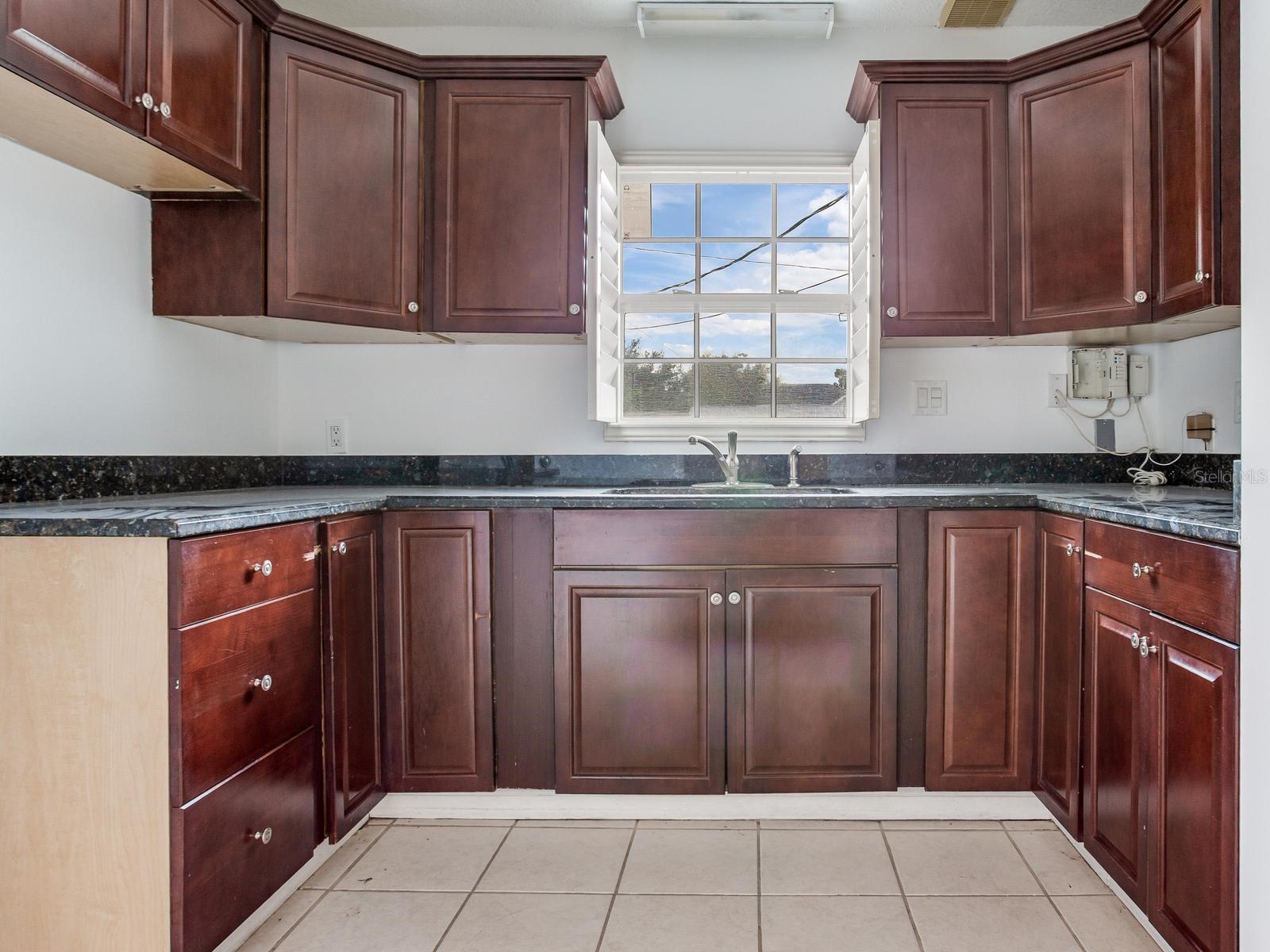 3710 W AZEELE ST — photo 18