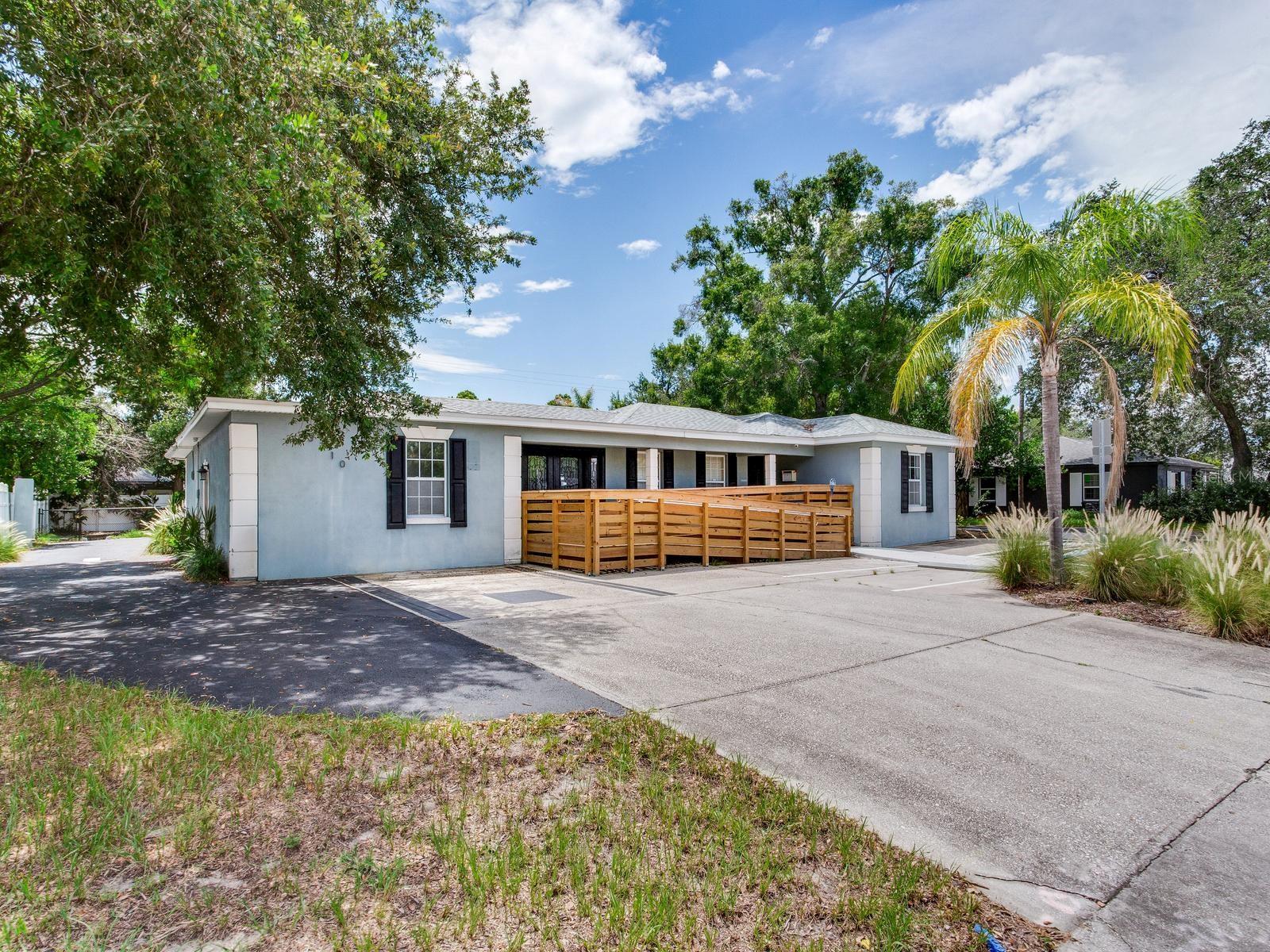3710 W AZEELE ST — photo 3