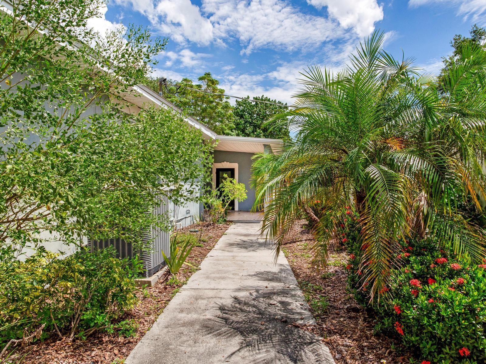 3710 W AZEELE ST — photo 28