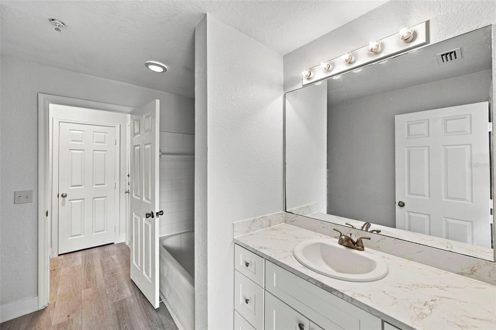 18001 RICHMOND PLACE DR #136 — photo 15