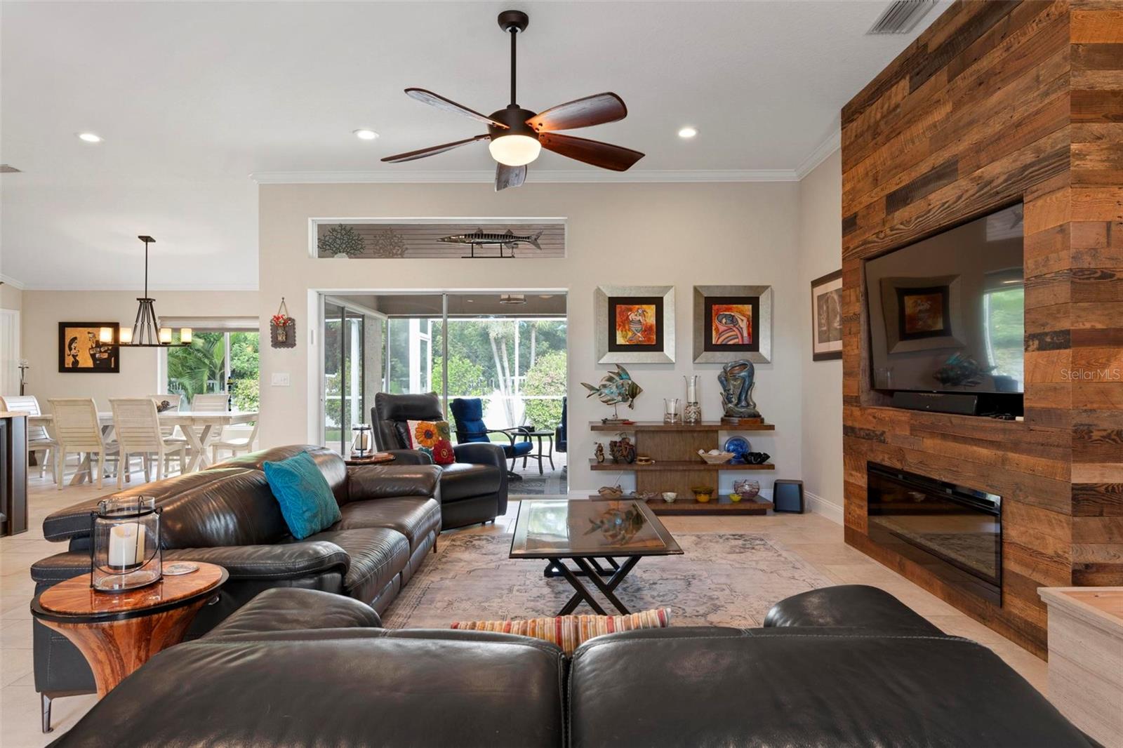 586 OAK BAY DR — photo 4