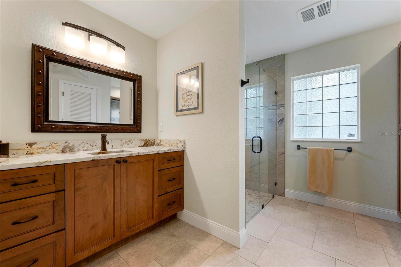 586 OAK BAY DR — photo 19