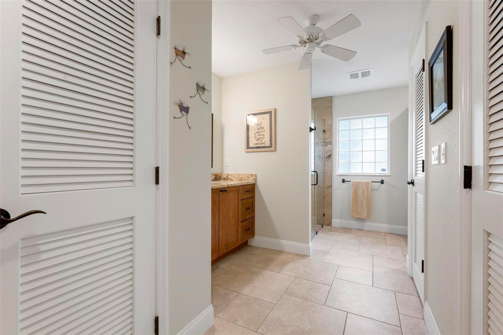 586 OAK BAY DR — photo 18