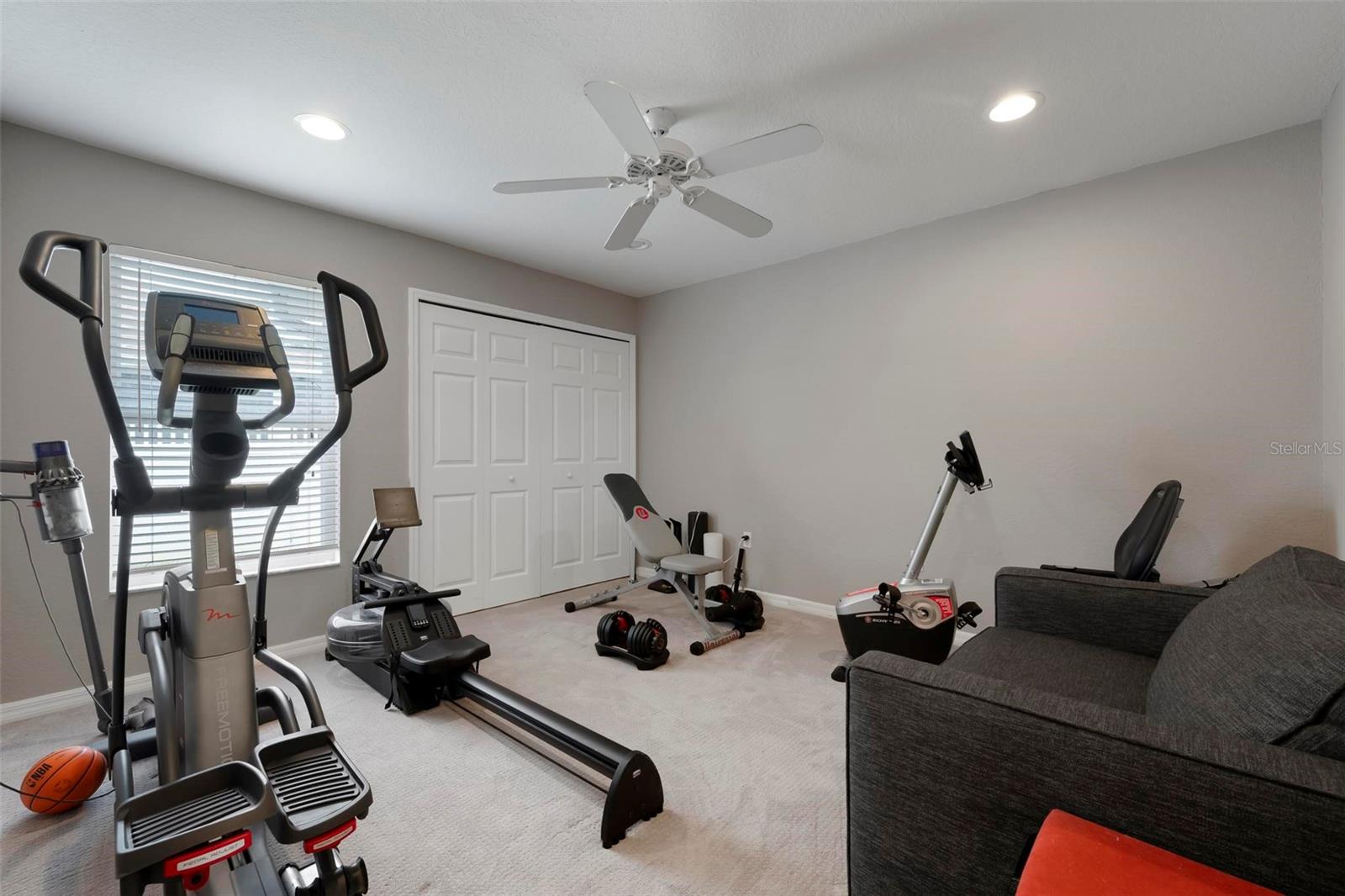586 OAK BAY DR — photo 24