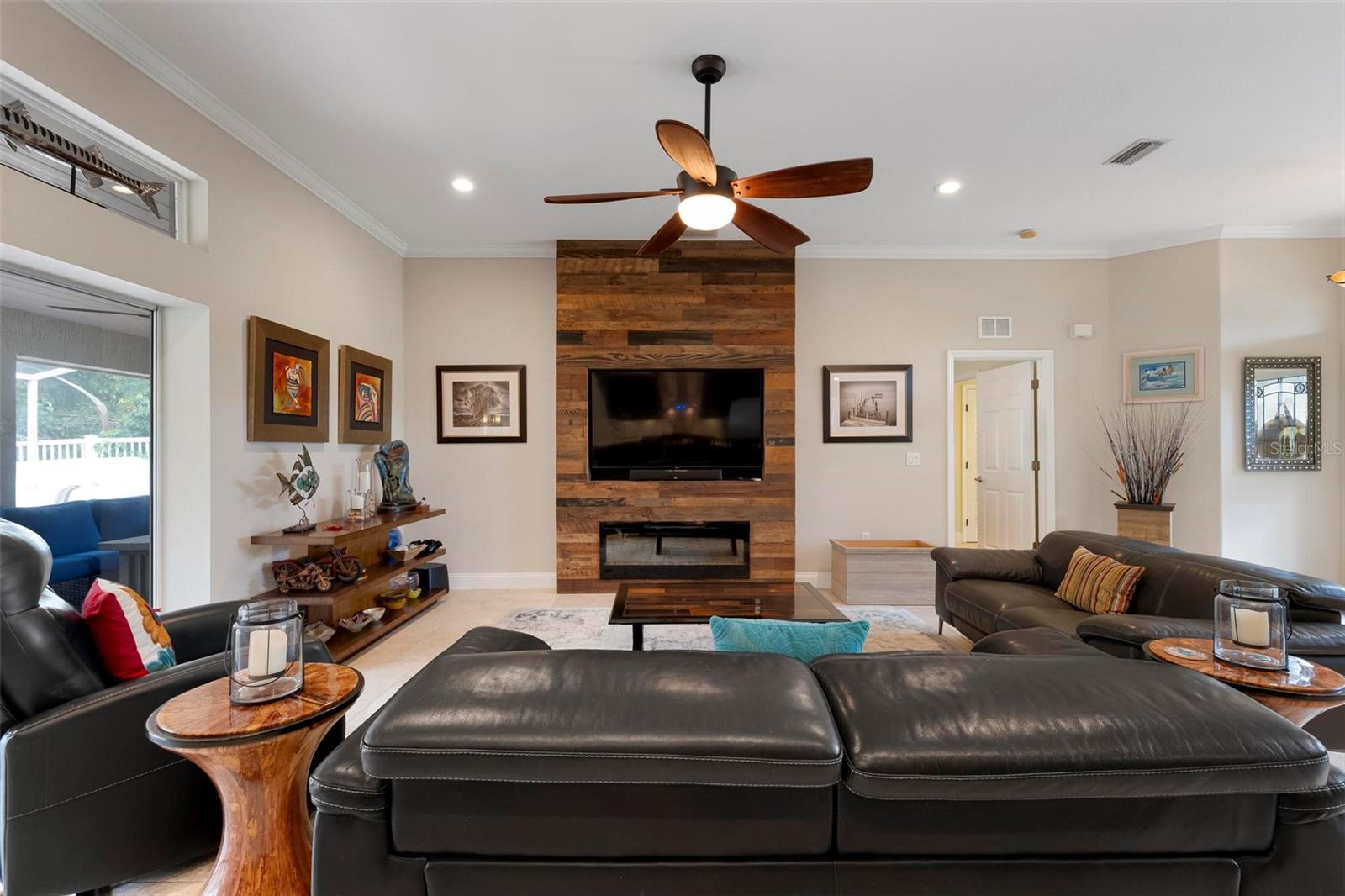 586 OAK BAY DR — photo 6