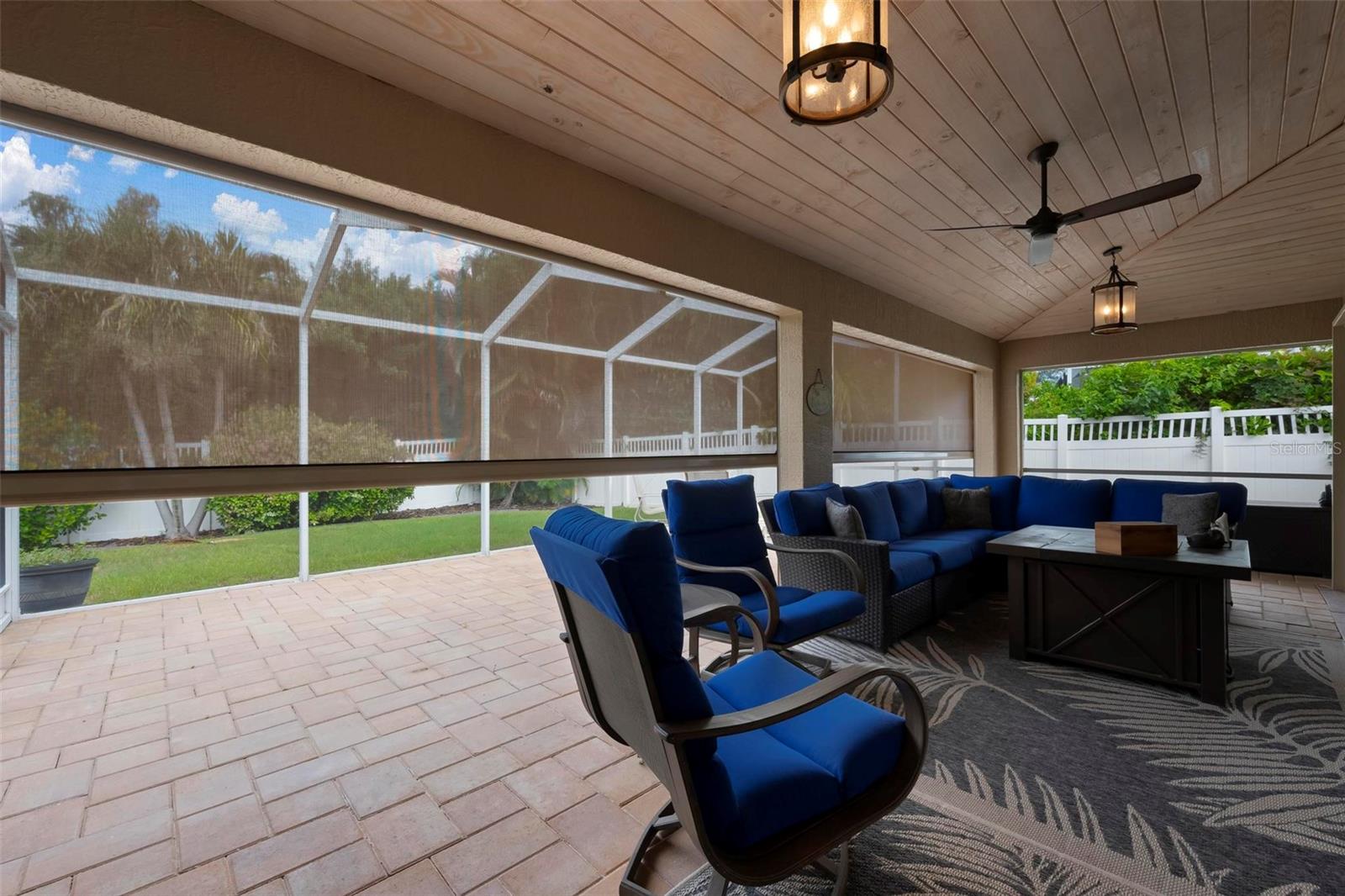 586 OAK BAY DR — photo 27