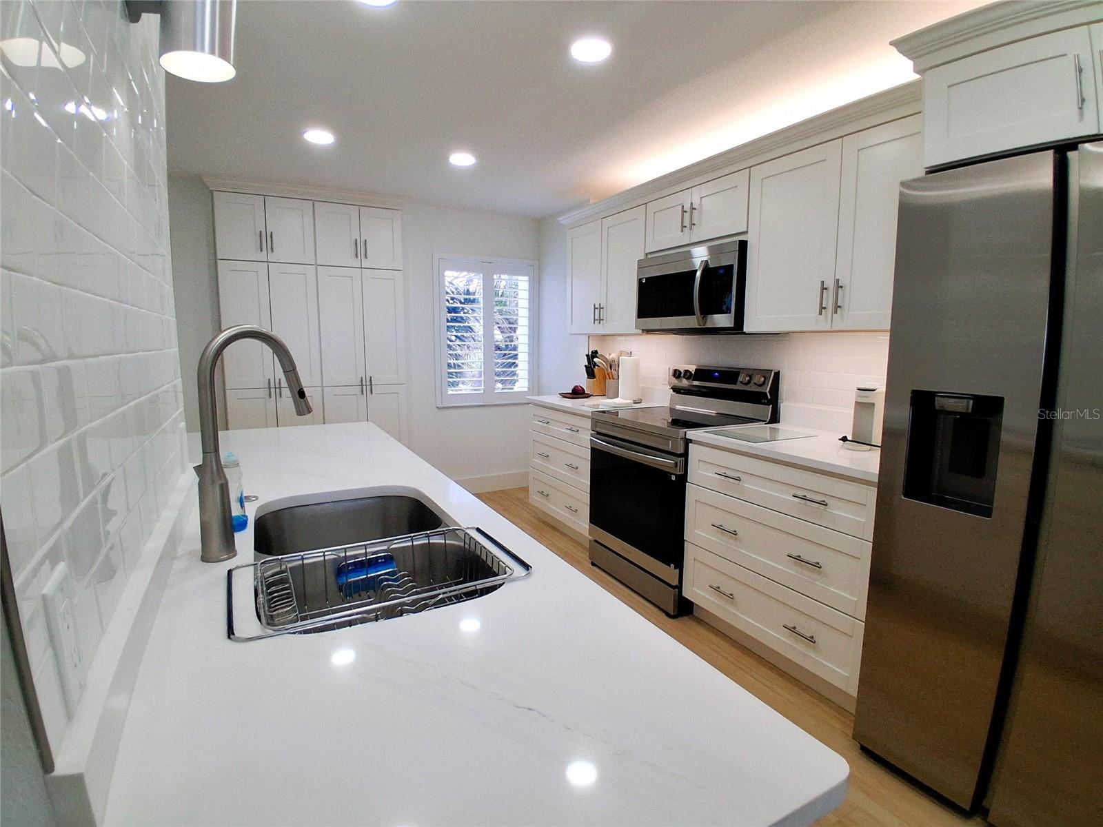 19 WHISPERING SANDS DR #401 — photo 17