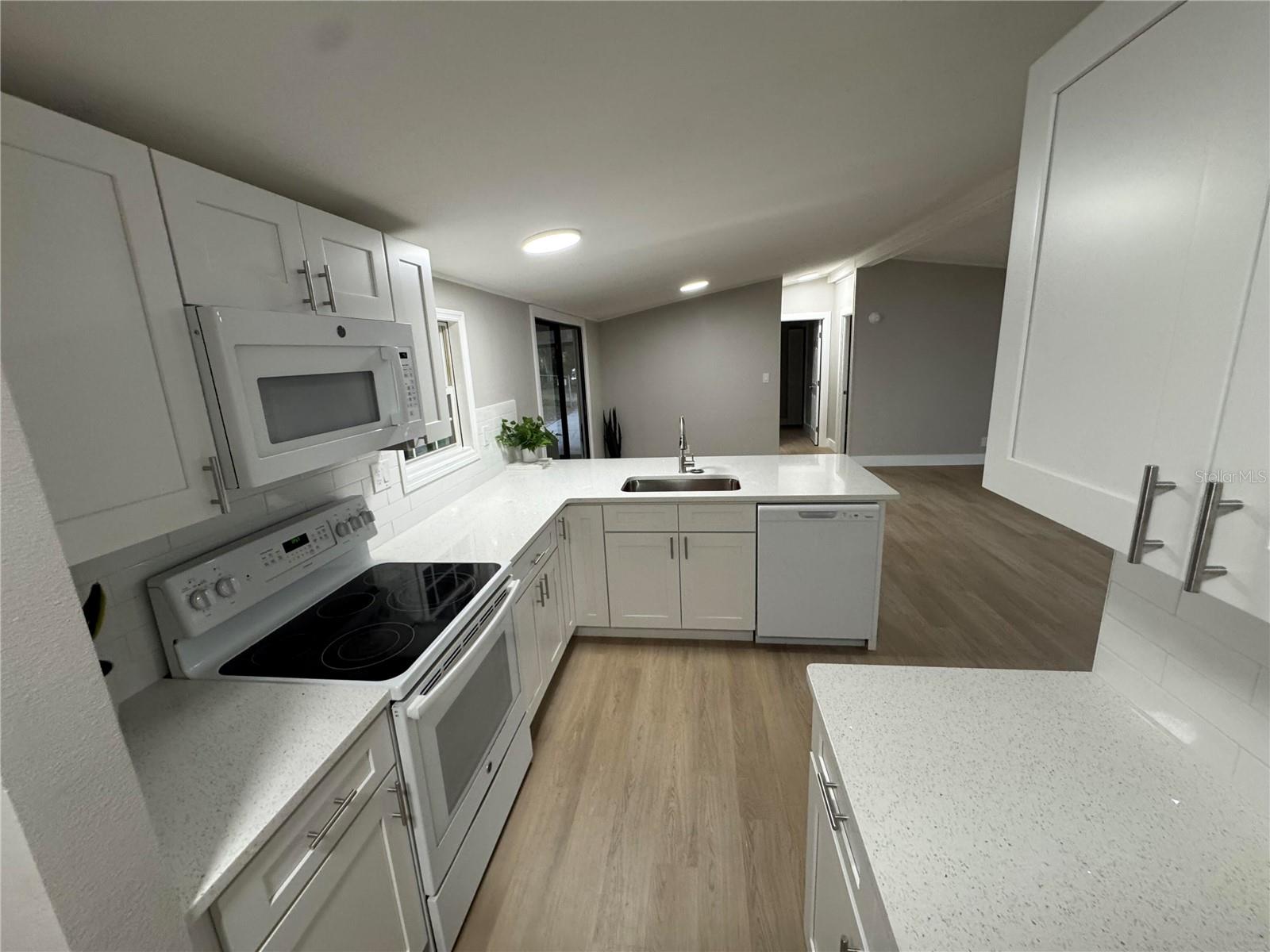 8801 MARC DAVID — photo 36