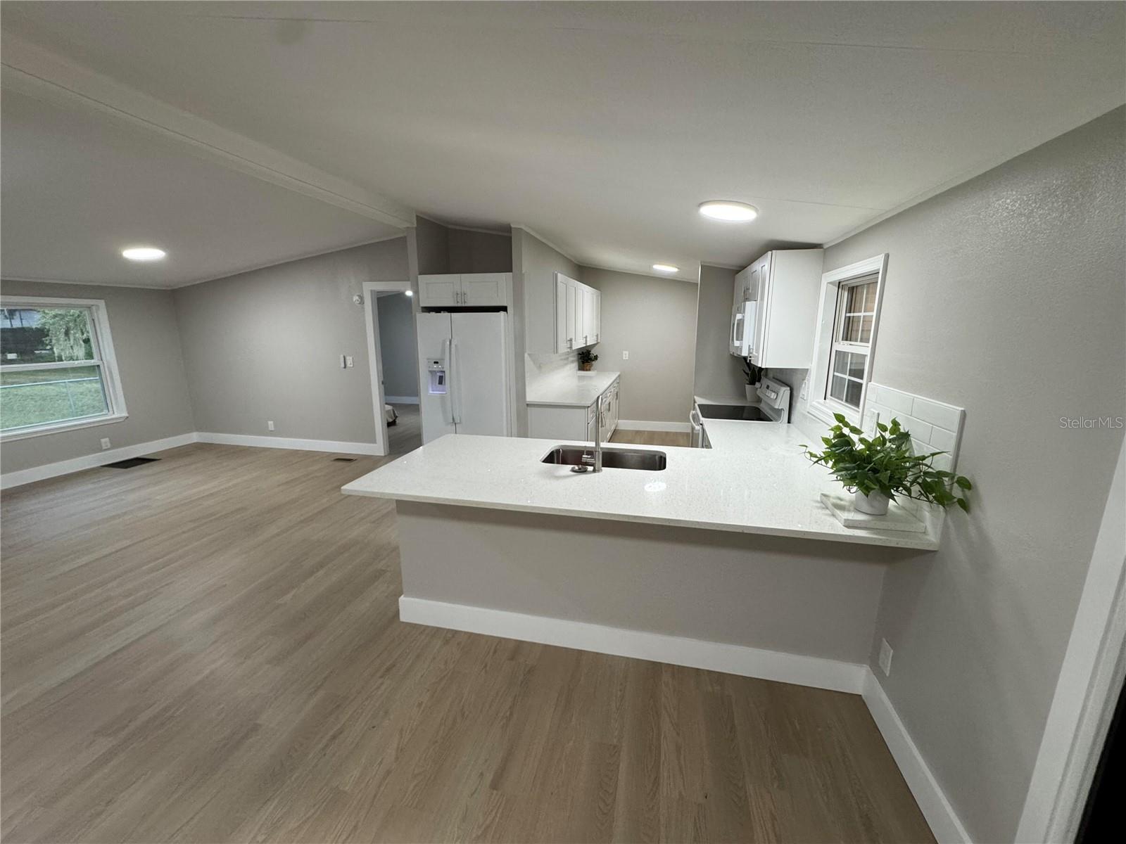 8801 MARC DAVID — photo 30