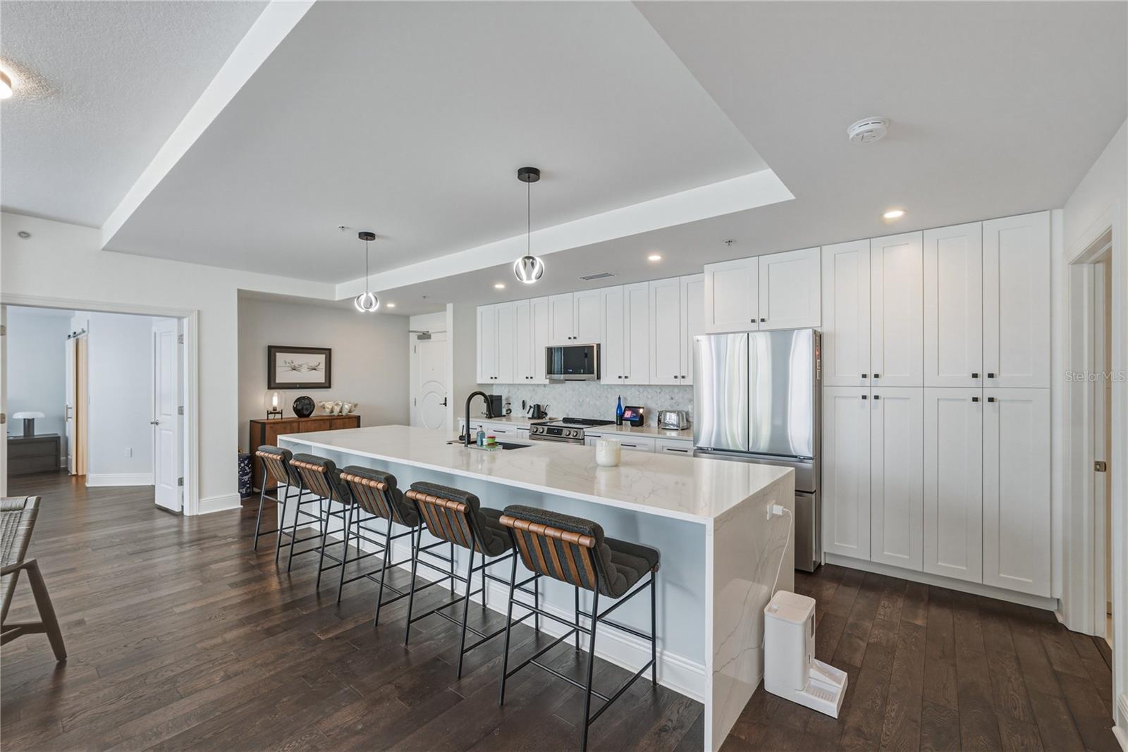 1227 E MADISON ST #504 — photo 4