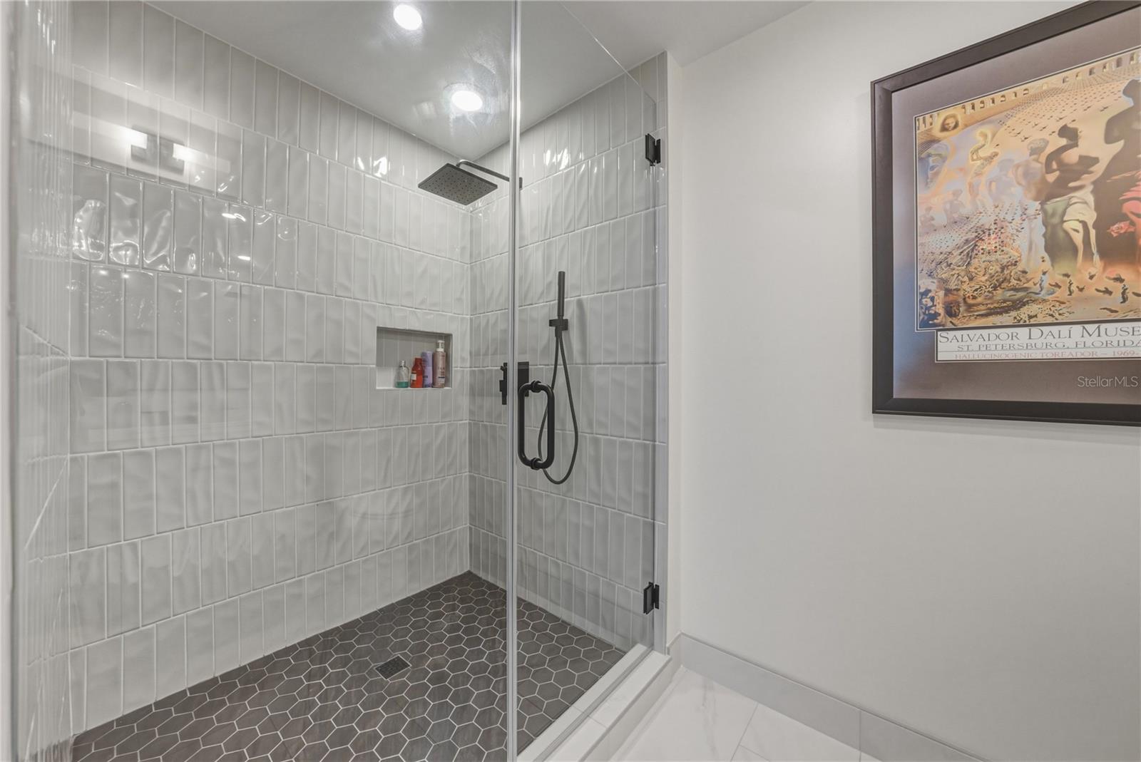 1227 E MADISON ST #504 — photo 36