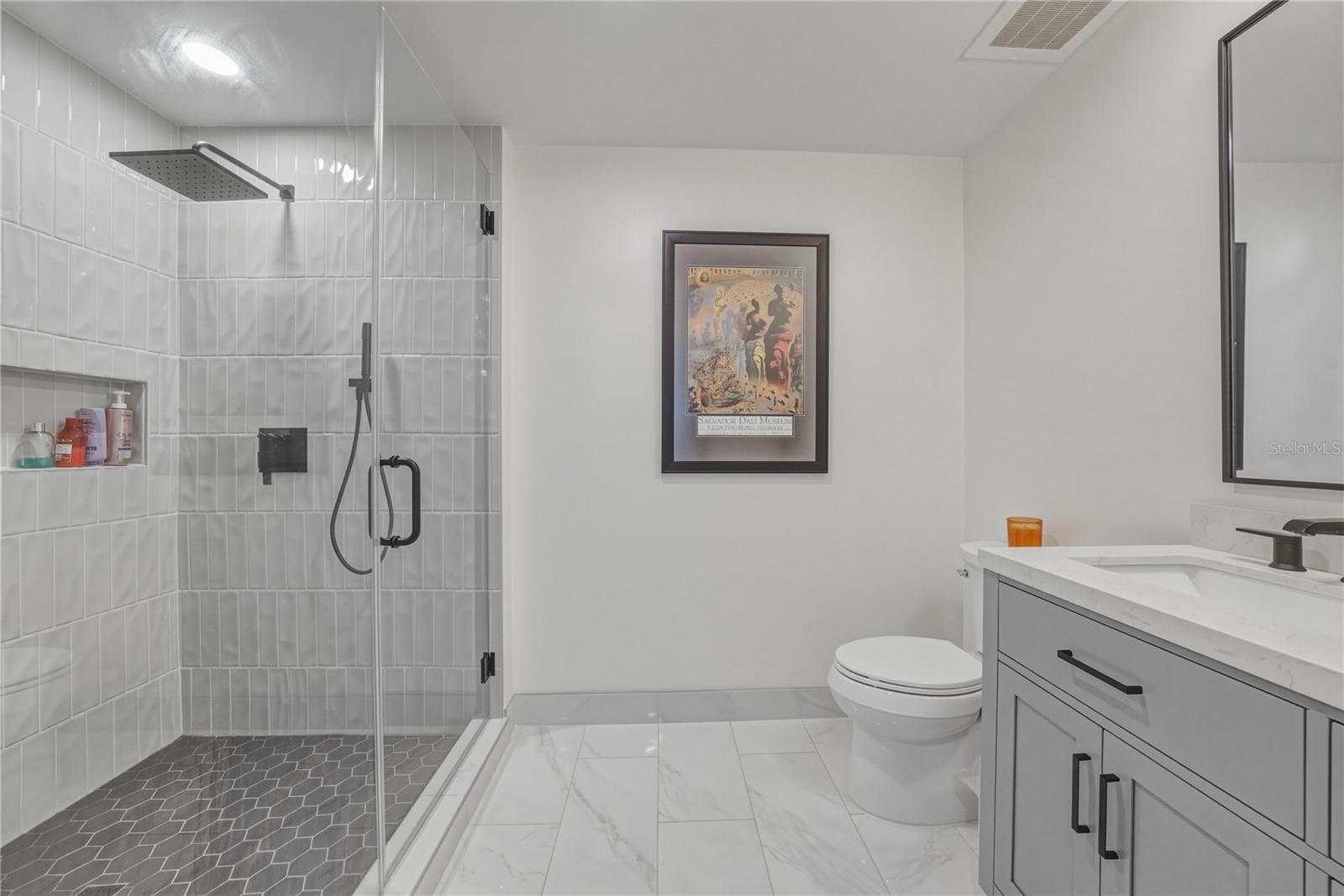 1227 E MADISON ST #504 — photo 35