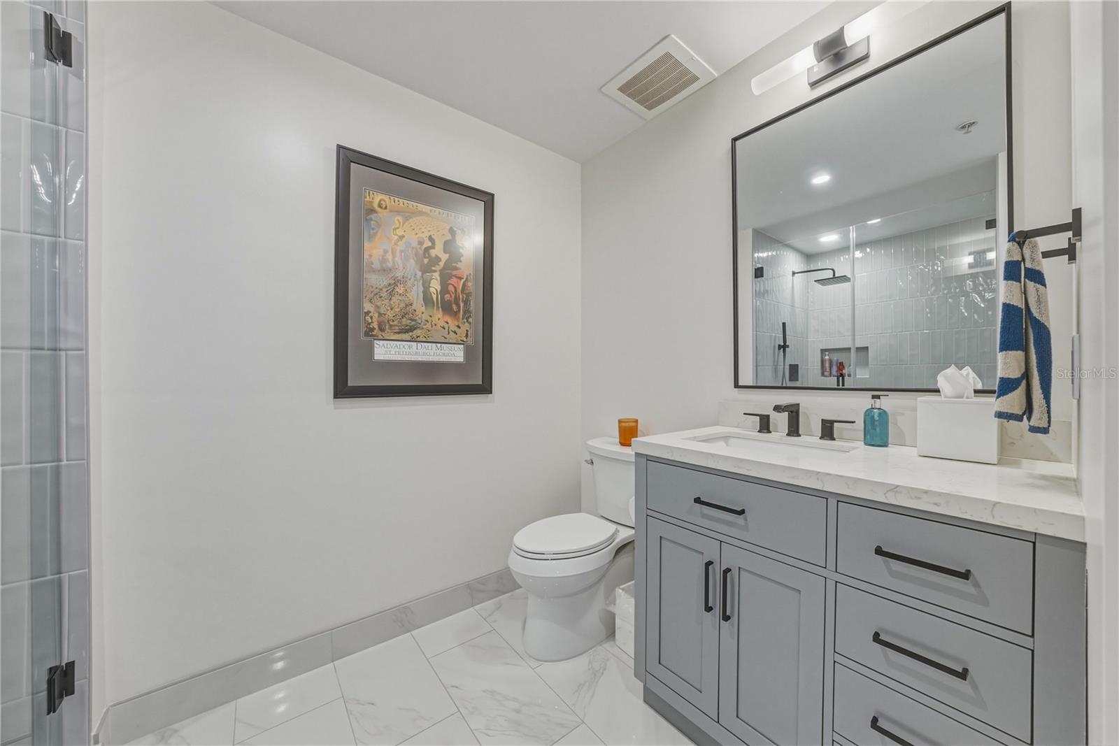 1227 E MADISON ST #504 — photo 34