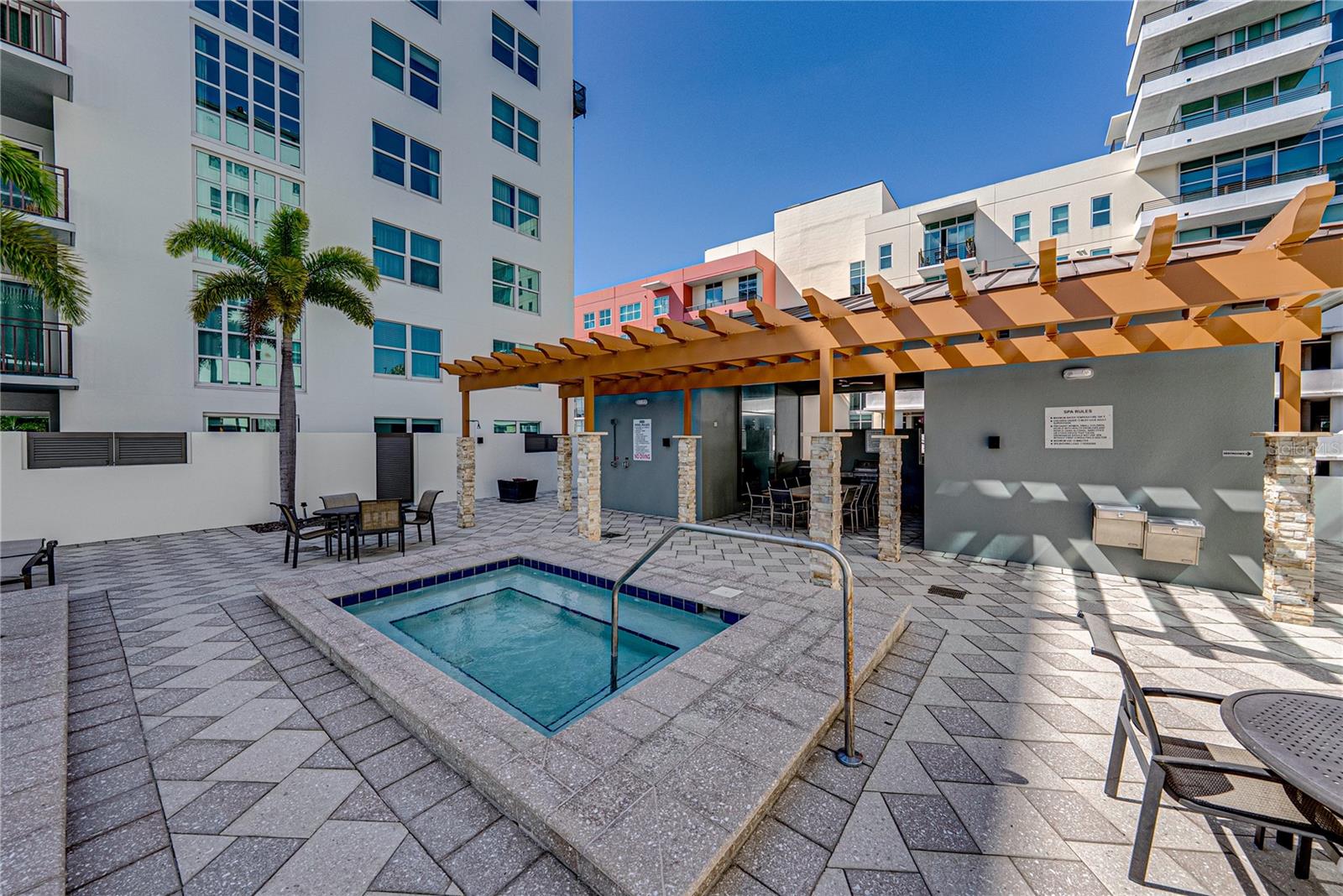 1227 E MADISON ST #504 — photo 47