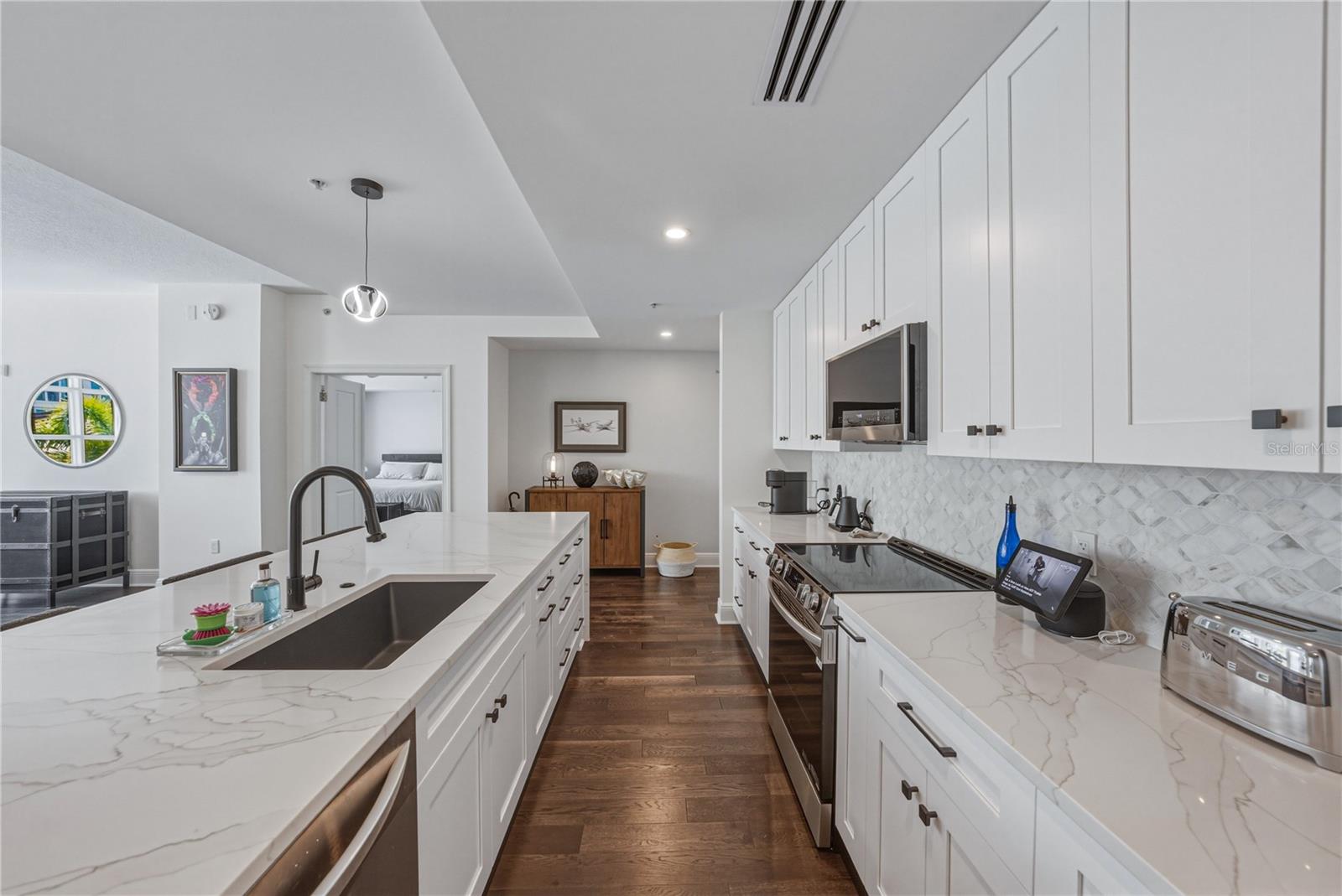 1227 E MADISON ST #504 — photo 7