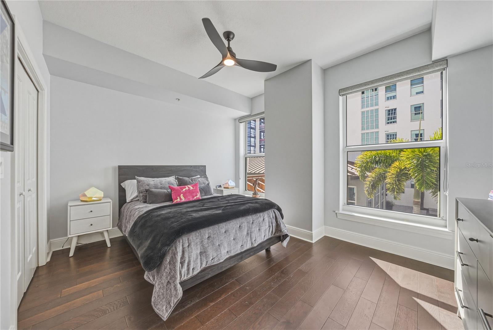 1227 E MADISON ST #504 — photo 30