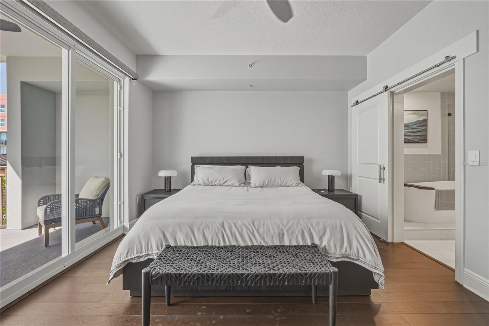 1227 E MADISON ST #504 — photo 18