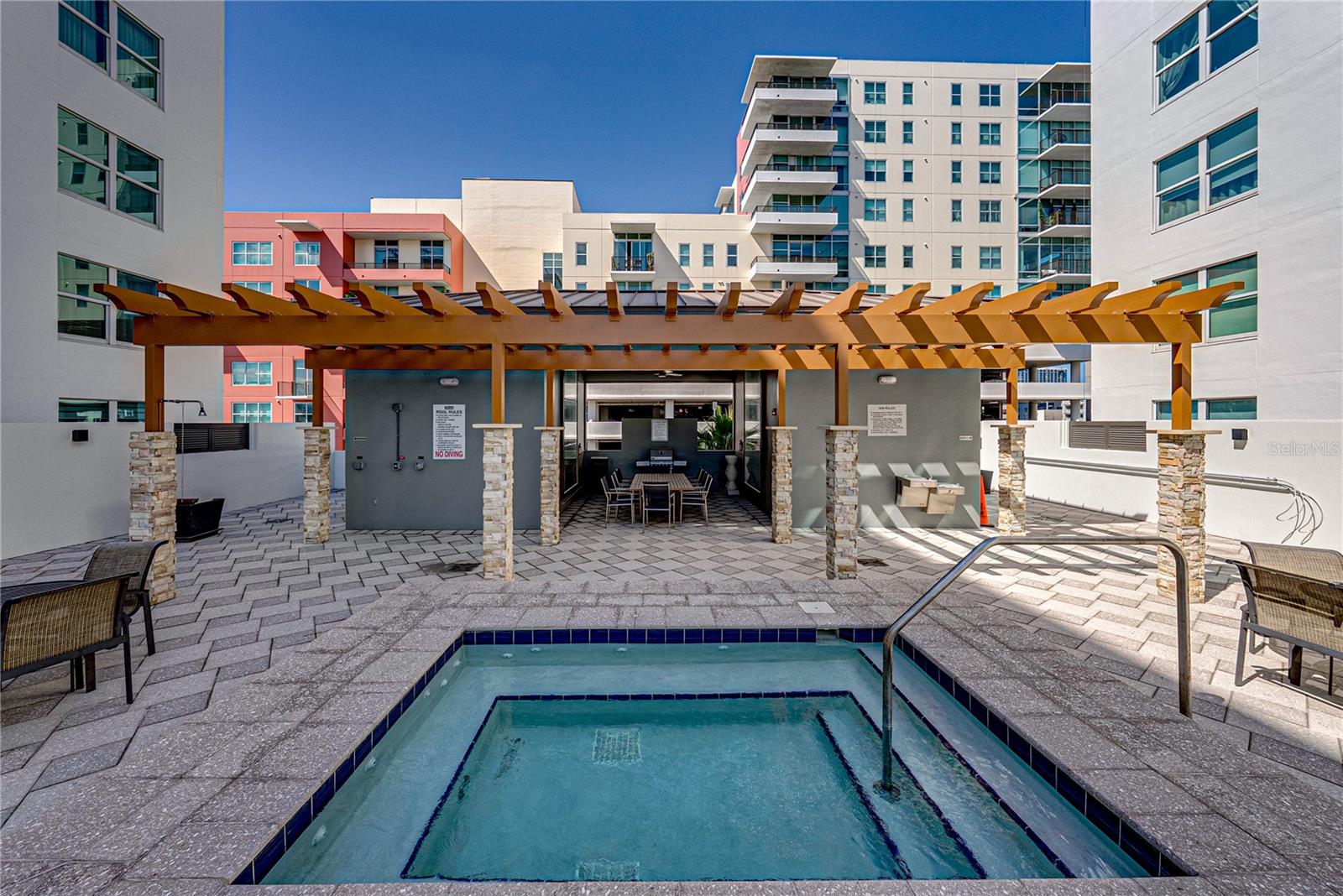 1227 E MADISON ST #504 — photo 48