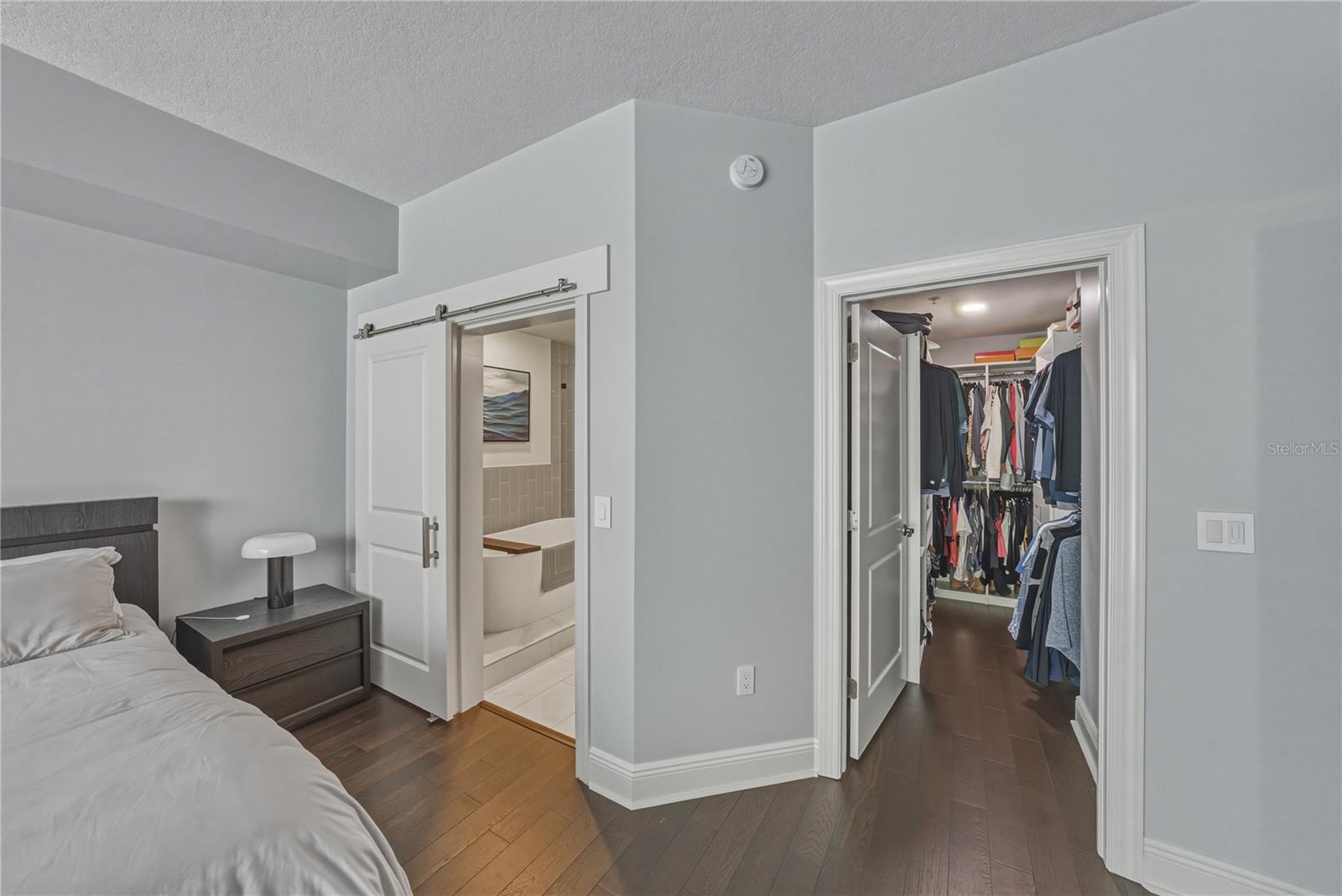 1227 E MADISON ST #504 — photo 22