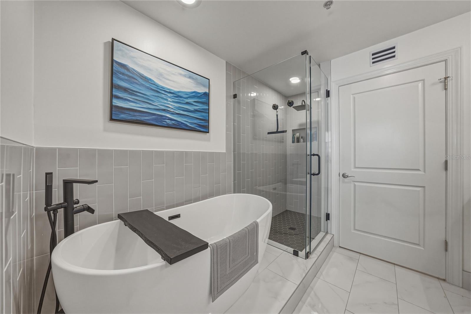 1227 E MADISON ST #504 — photo 26