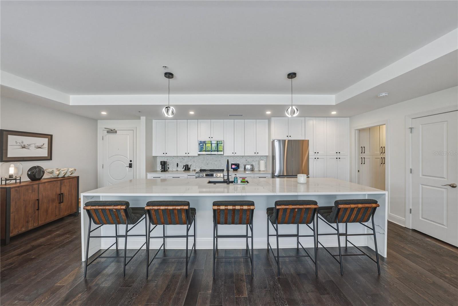 1227 E MADISON ST #504 — photo 3