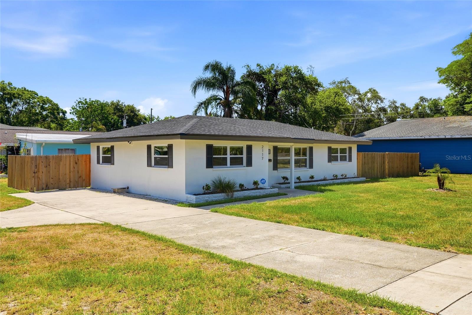2117 N HERCULES AVE — photo 26