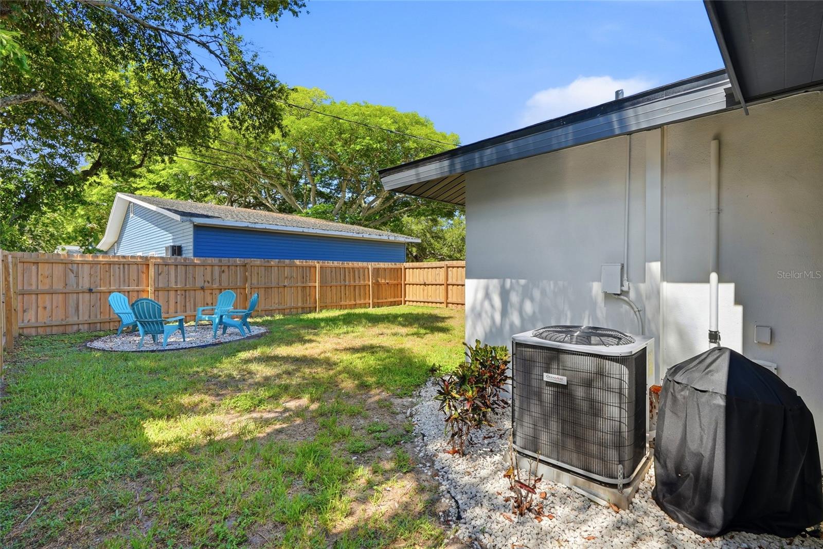 2117 N HERCULES AVE — photo 30
