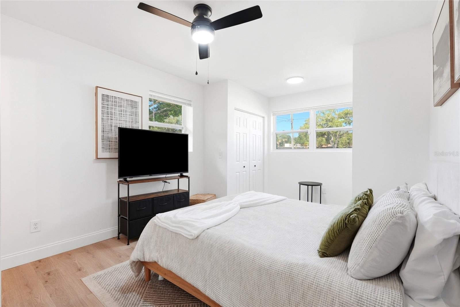 2117 N HERCULES AVE — photo 12