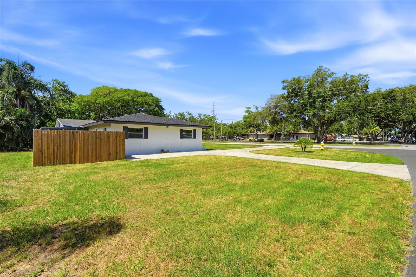 2117 N HERCULES AVE — photo 29